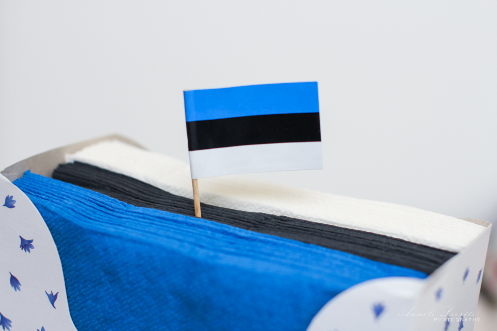 eesti vabariigi aastapäev sinimustvalge